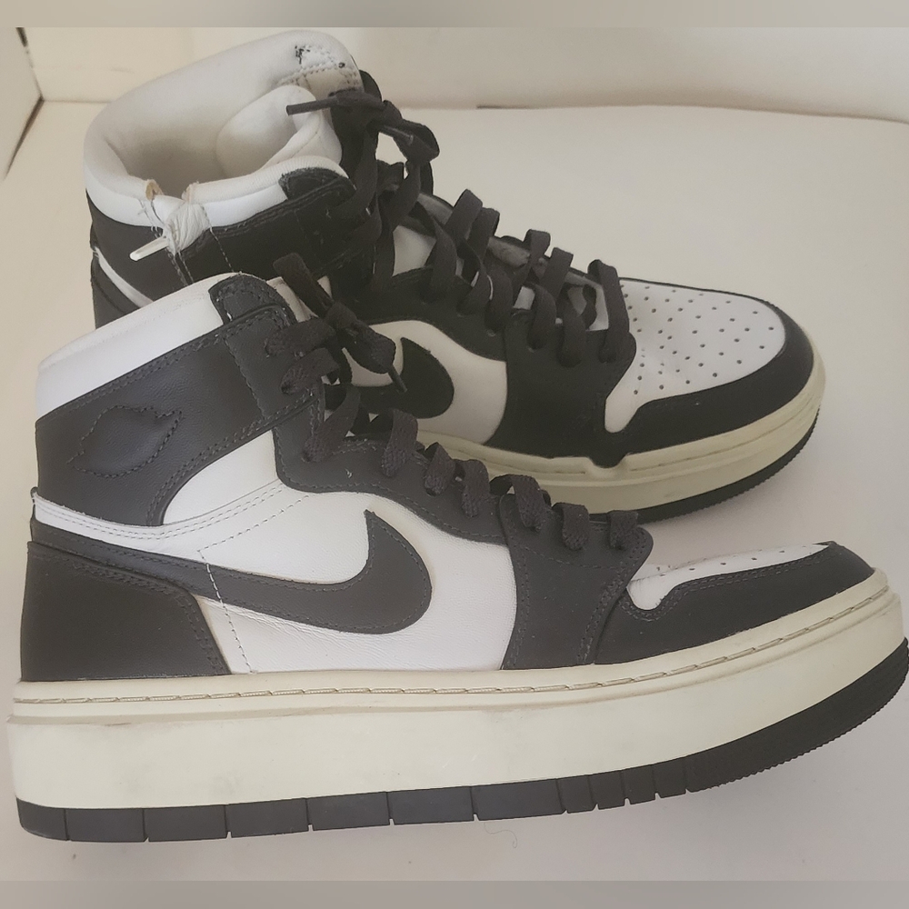 Sz 10.5 Platform Nike Jordan 1 Elevate